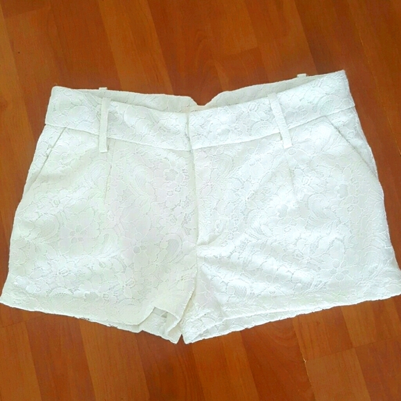 Anthropologie Pants - Sans Souci Anthropologie ivory lace shorts Medium